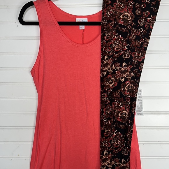 LulaRoe solid pink small tank top outfit OS leggings floral pastel geometric set - Picture 6 of 8